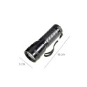 Linterna LED De Mano De Aluminio A Pilas	(3 AAA) 55 Lúmenes 14 Leds Mango Engomado