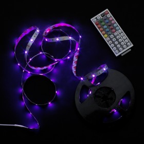 Tira Led Multicolor RGB Con Mando Adhesiva Con 150 Leds 36 W 12 V. 850 Lúmenes Luz Multicolor IP 20 5 Metros